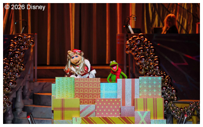 A view of Kermit and Miss Piggy performing.