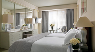 Neutral tone executive room 