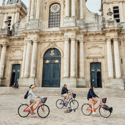 Viator experience, group of people biking