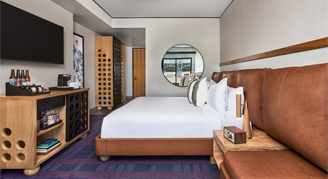 All Star Standard Room - One King Bed Accessible