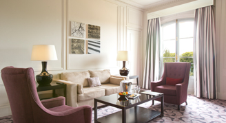 Waldorf Astoria Versailles, Trianon Palace deluxe suite one king