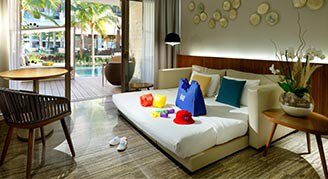Image of a single bed in a Family Selection Swim-Up Junior Suite.