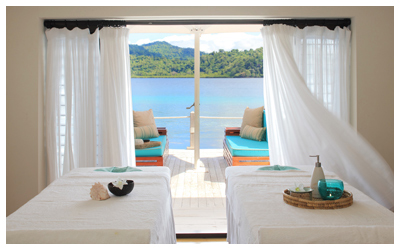 Ocean Spa overlooking the patio and ocean