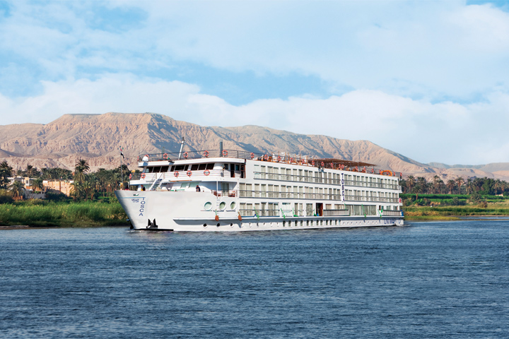 uniworld riverboat cruises