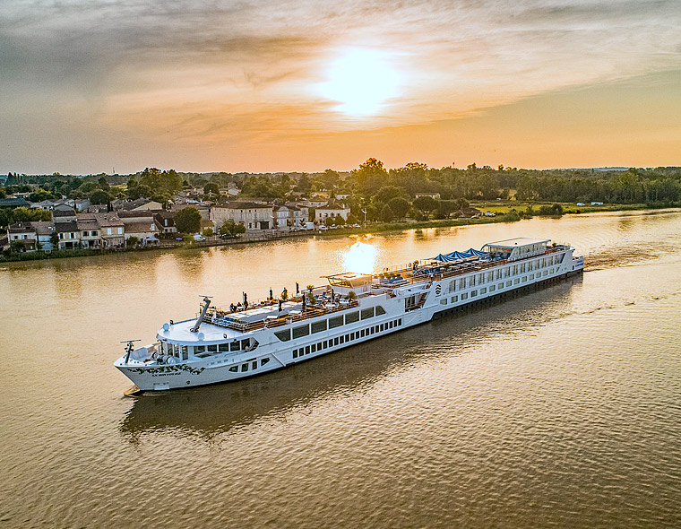 uniworld riverboat cruises