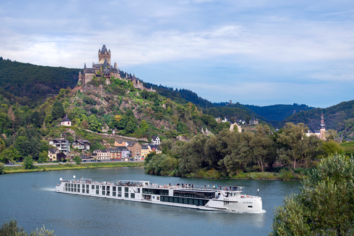 uniworld riverboat cruises